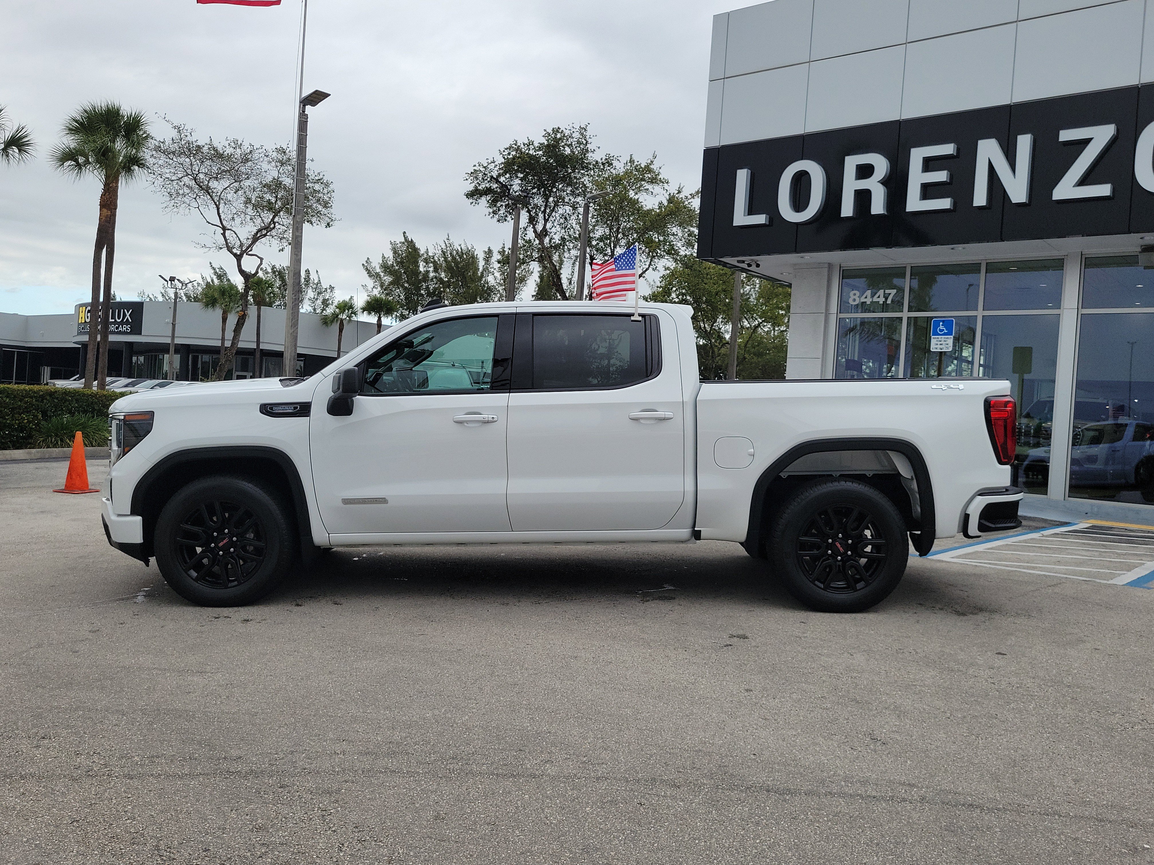 Used 2023 GMC Sierra 1500 Elevation image 8