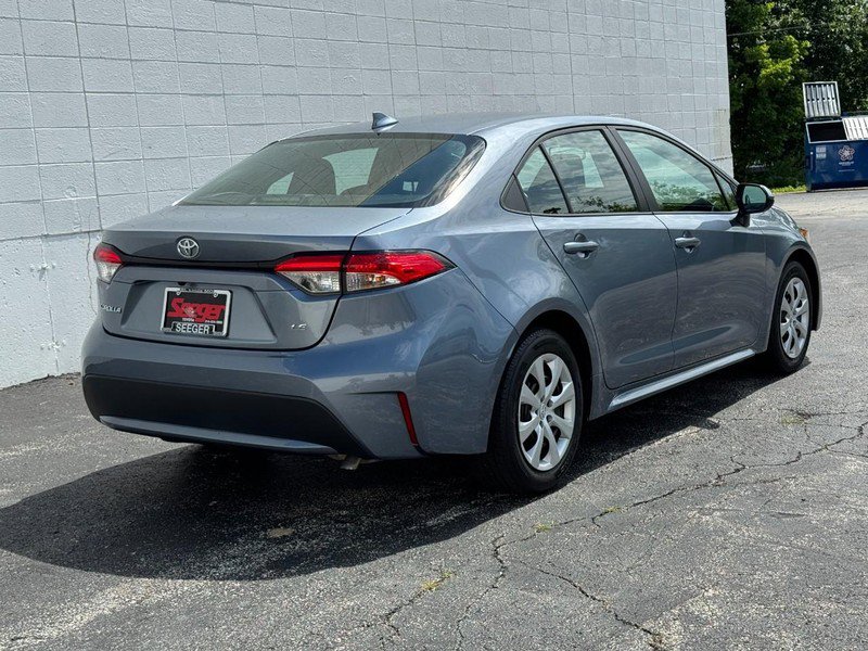 Certified 2022 Toyota Corolla LE image 3