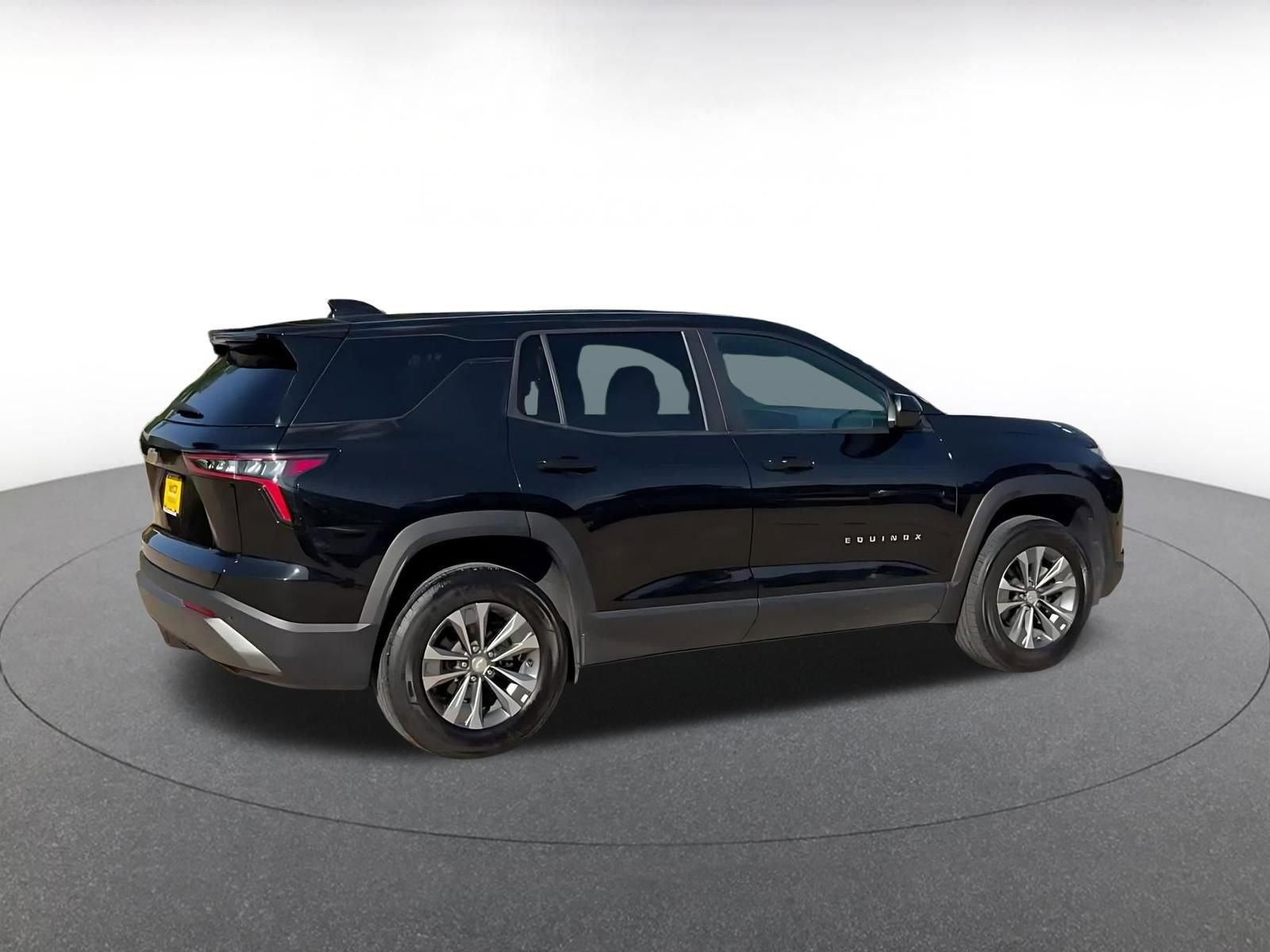 Used 2025 Chevrolet Equinox LT FWD image 15