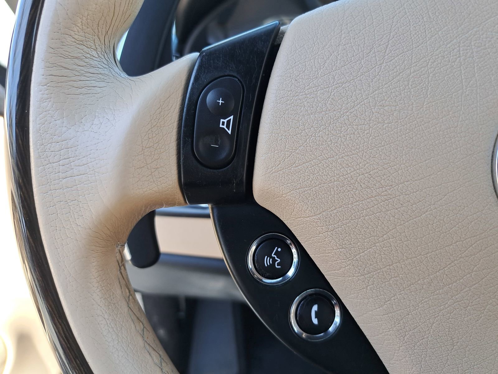 Used 2012 Maserati GranTurismo S RWD image 16