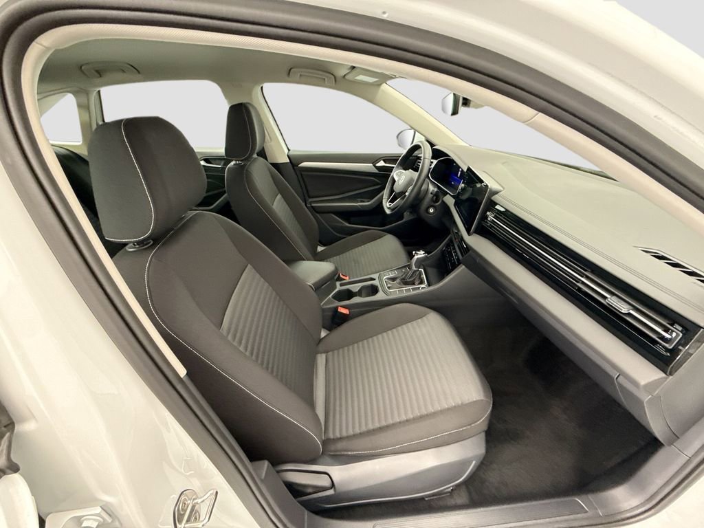 Used 2025 Volkswagen Jetta S image 18