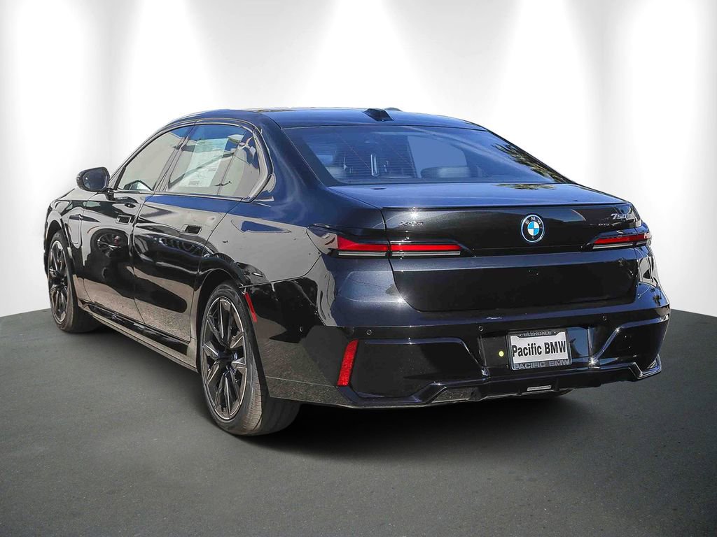 New 2026 BMW 750e xDrive w/ Premium Package AWD/4WD image 4