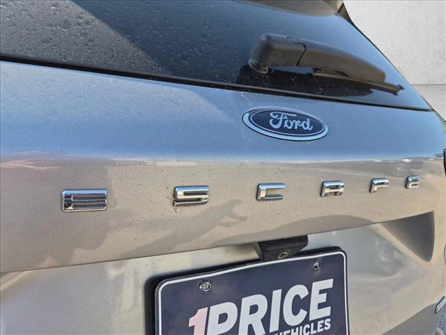 Used 2021 Ford Escape SE w/ SE Sport Appearance Package FWD image 14