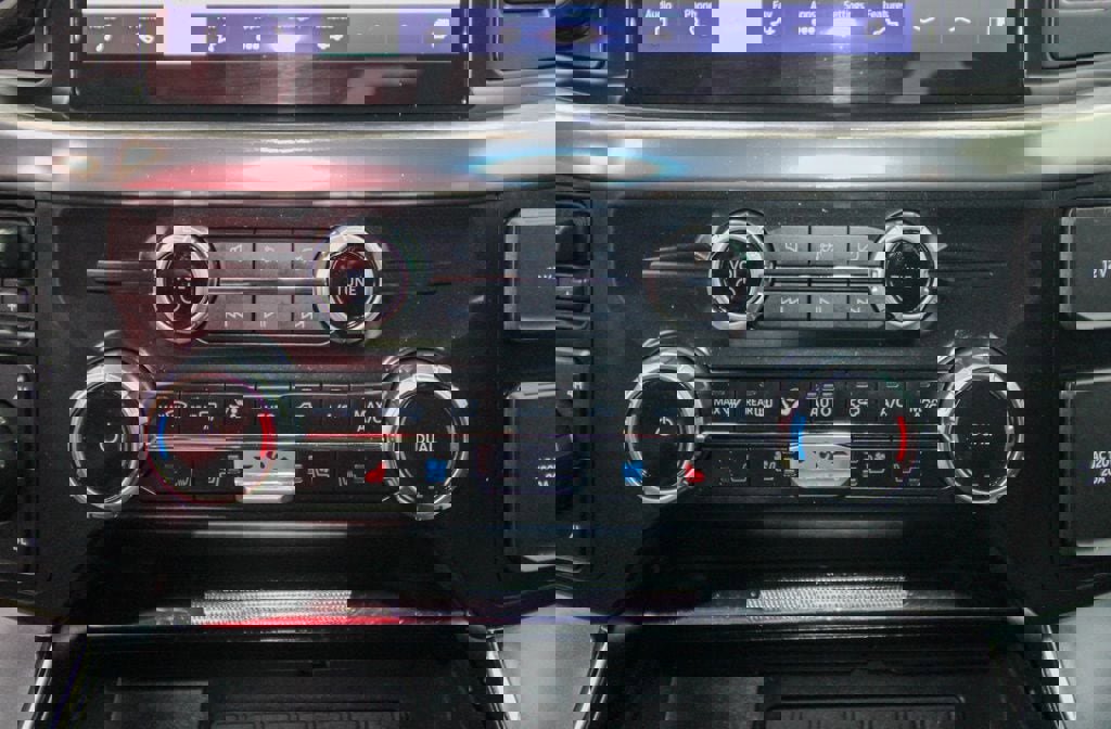 Used 2023 Ford F150 Lariat w/ Equipment Group 502A High image 28