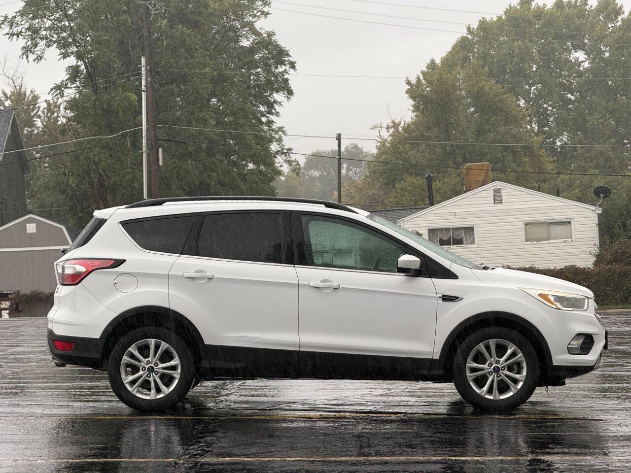 Used 2018 Ford Escape SE FWD image 6