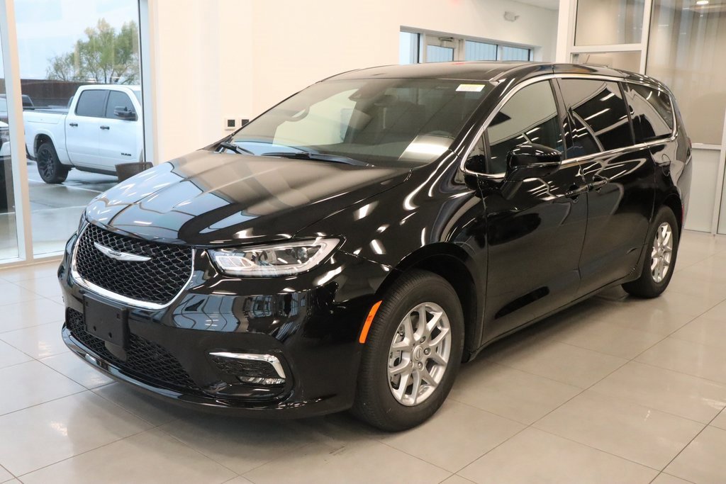 New 2026 Chrysler Pacifica Select image 13