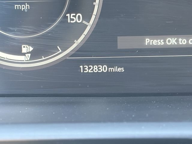 Used 2018 Land Rover Discovery SE image 12