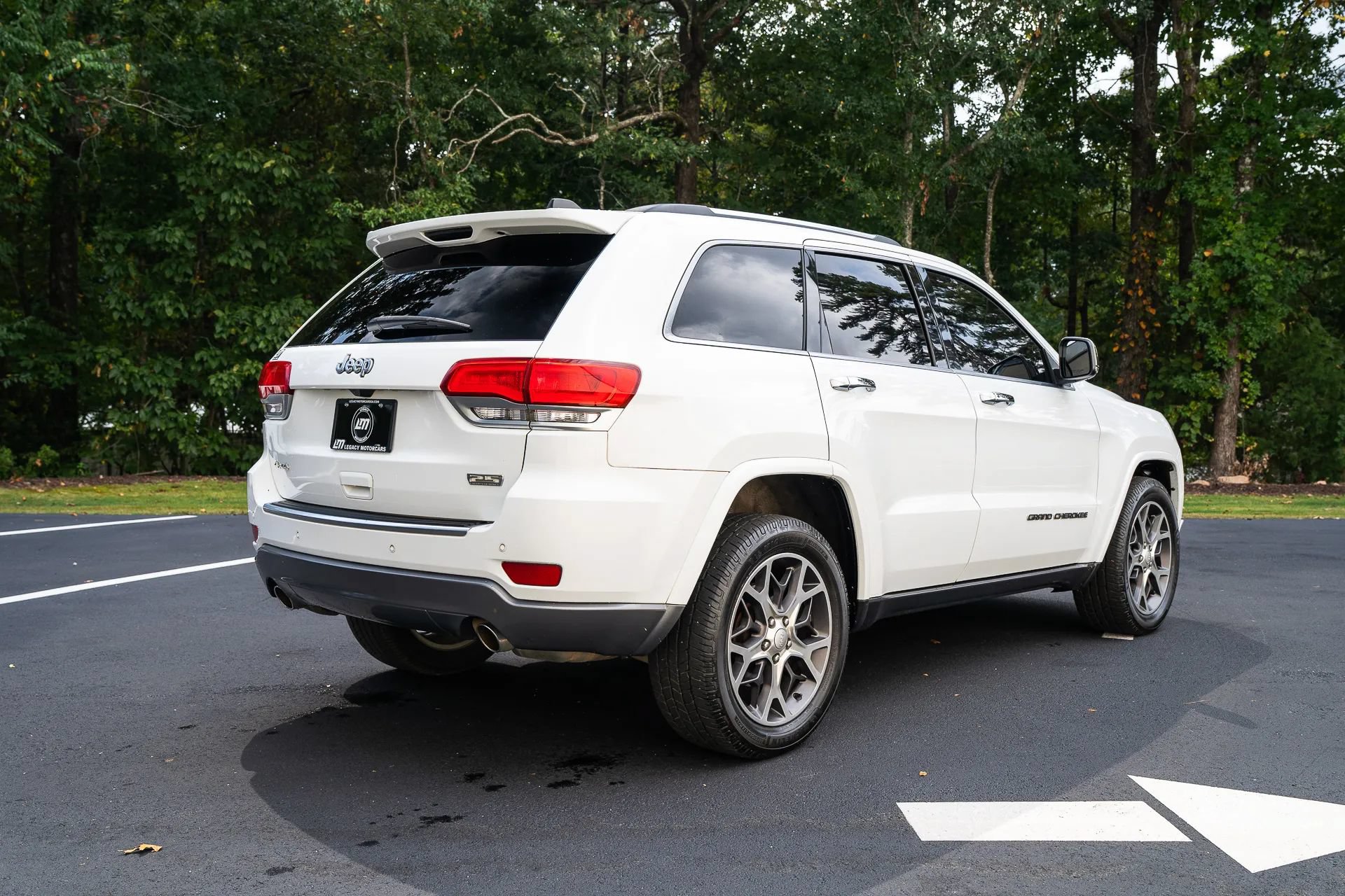 Used 2018 Jeep Grand Cherokee Limited AWD/4WD image 9