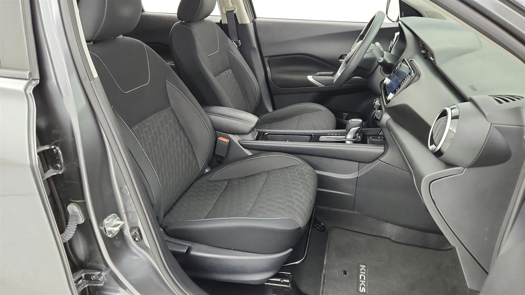 Used 2021 Nissan Kicks SV FWD image 35