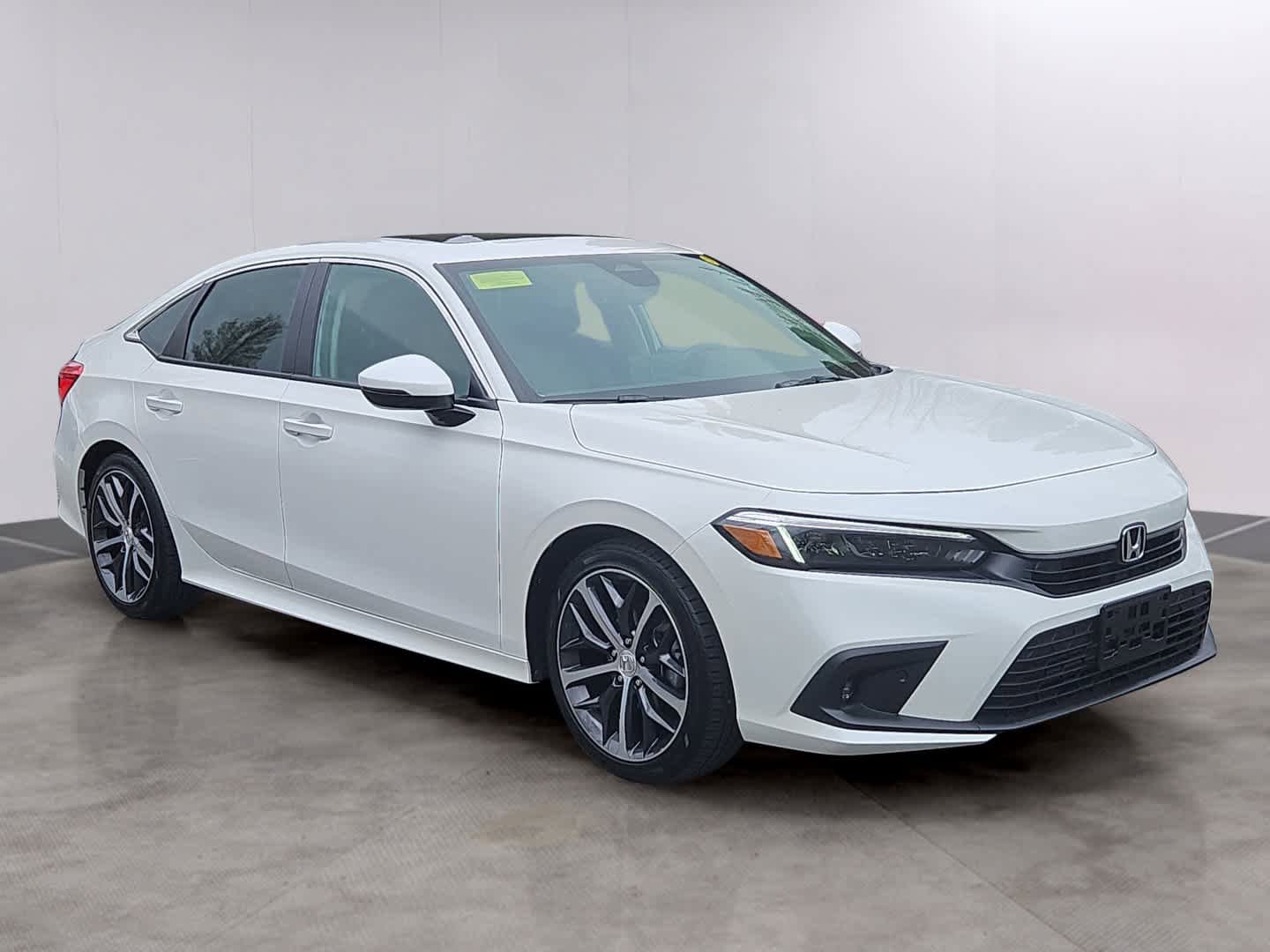 Used 2024 Honda Civic Touring image 3