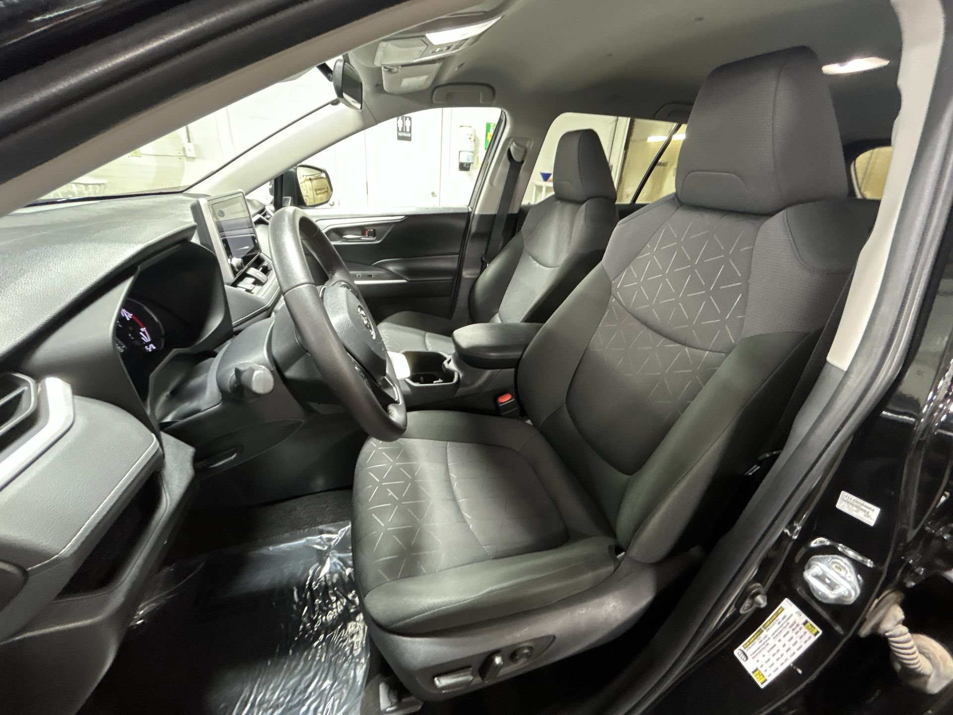 Used 2024 Toyota RAV4 XLE w/ Weather Package AWD/4WD image 20