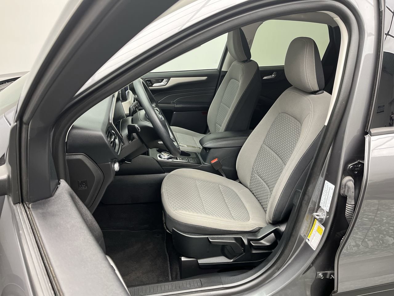 Certified 2021 Ford Escape SE image 9