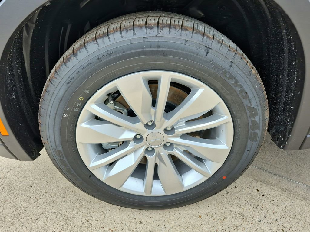 New 2026 Mitsubishi Outlander ES image 26