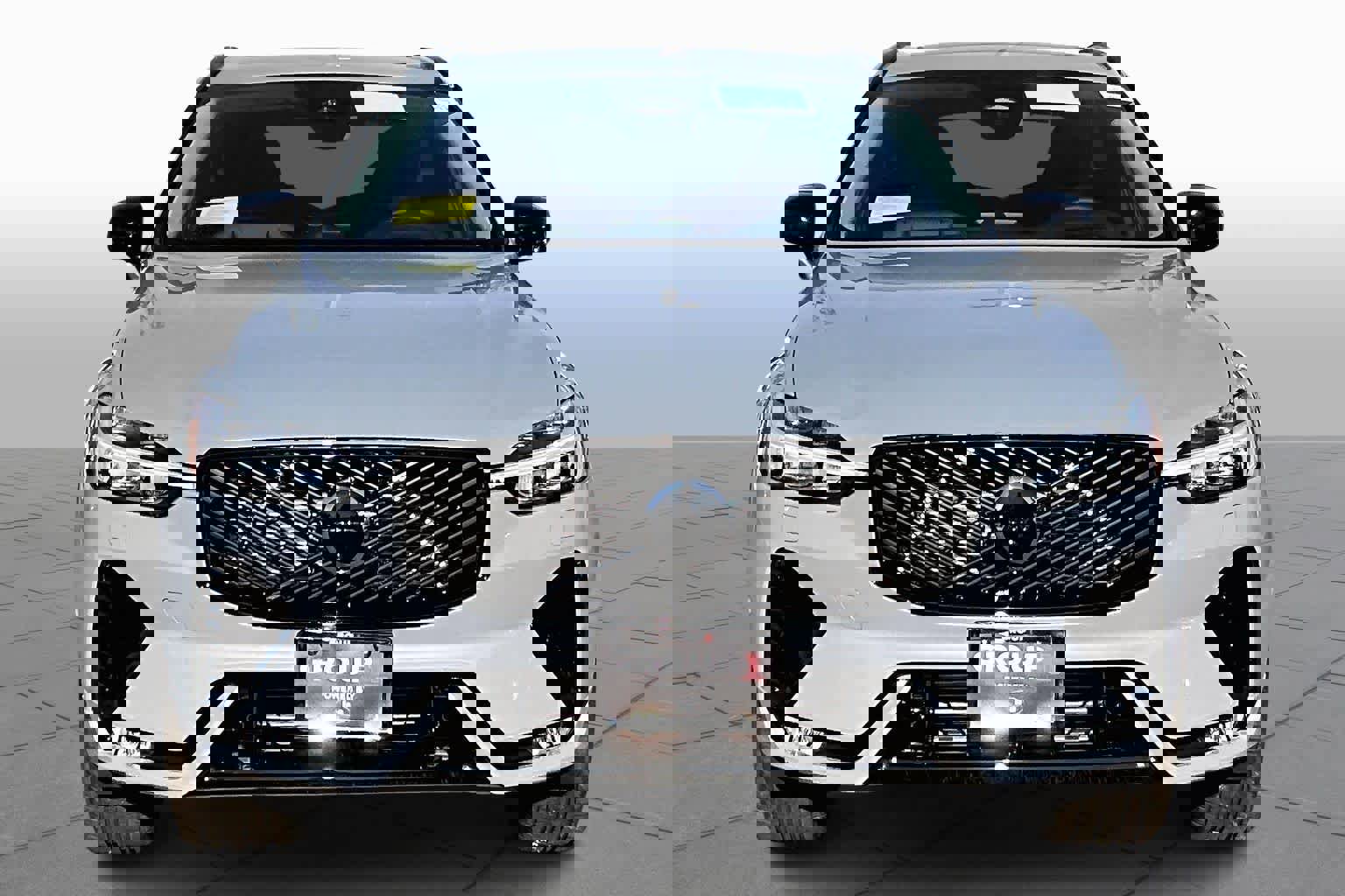 New 2026 Volvo XC60 B5 Ultra w/ Protection Package Premier image 2