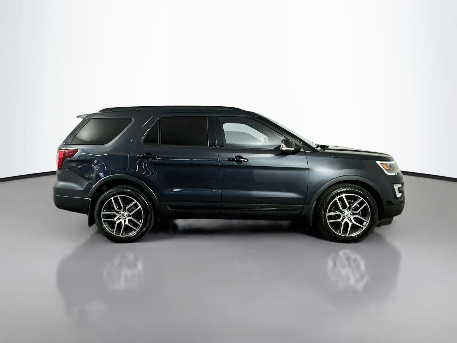 Used 2017 Ford Explorer Sport w/ Equipment Group 401A AWD/4WD image 9