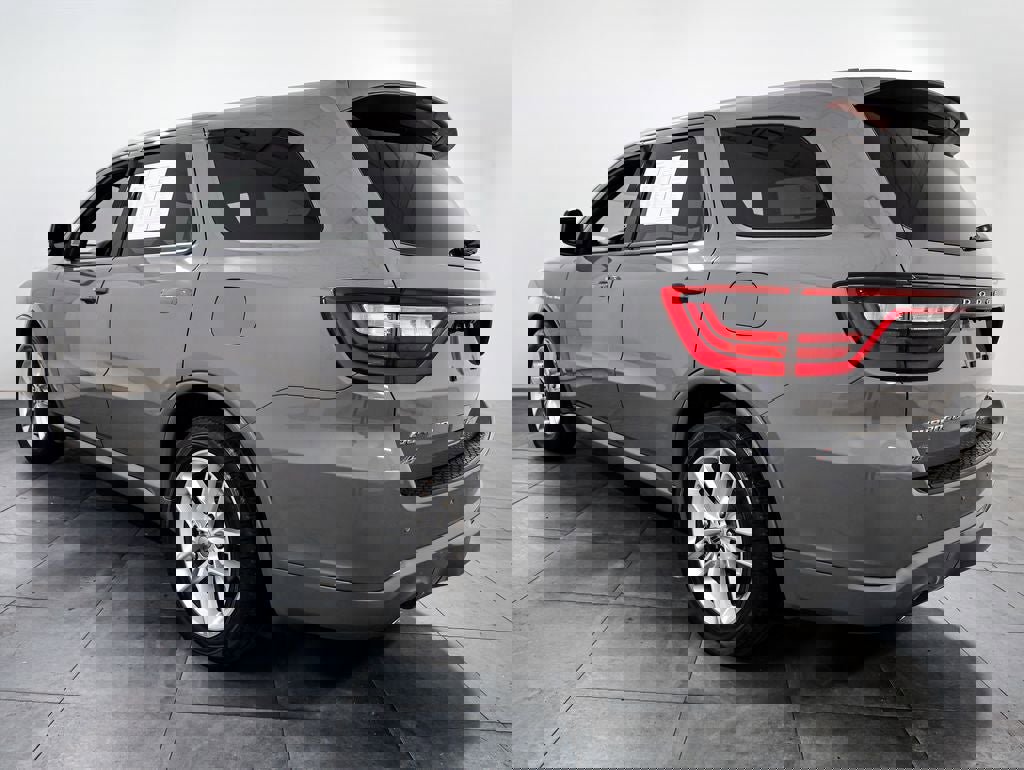 Used 2022 Dodge Durango R/T w/ Trailer Tow Group IV image 4
