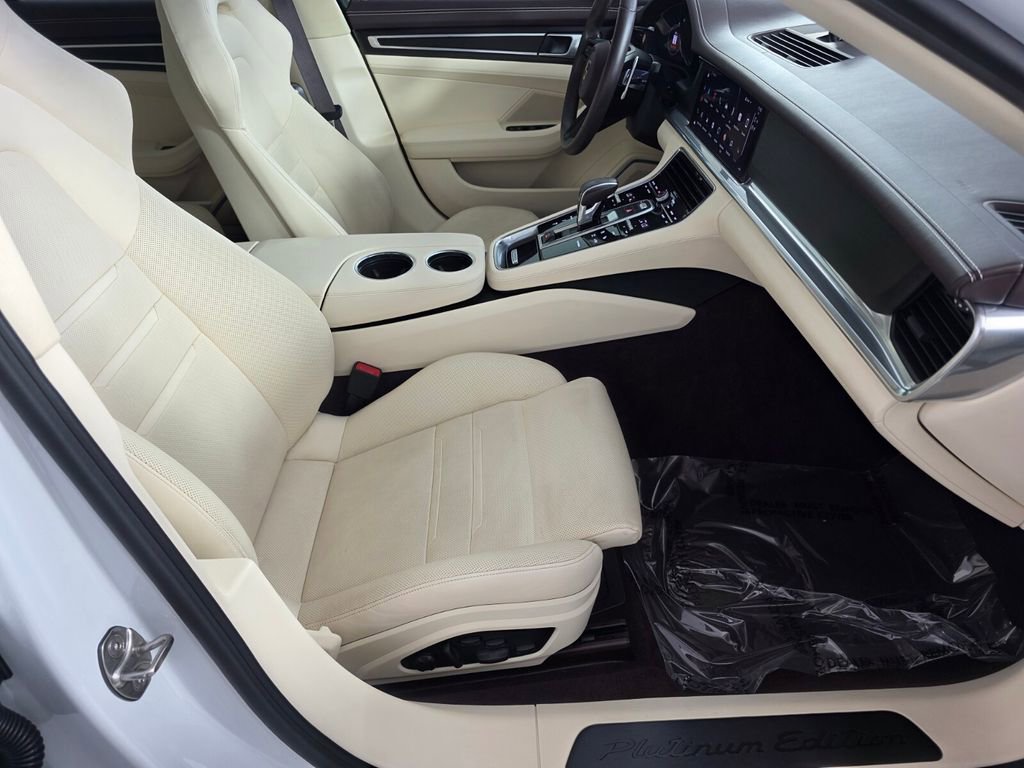 Used 2023 Porsche Panamera image 32