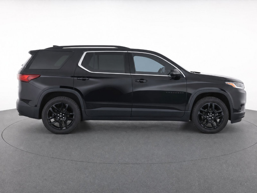 Used 2021 Chevrolet Traverse LT w/ LPO, Blackout Package AWD/4WD image 8