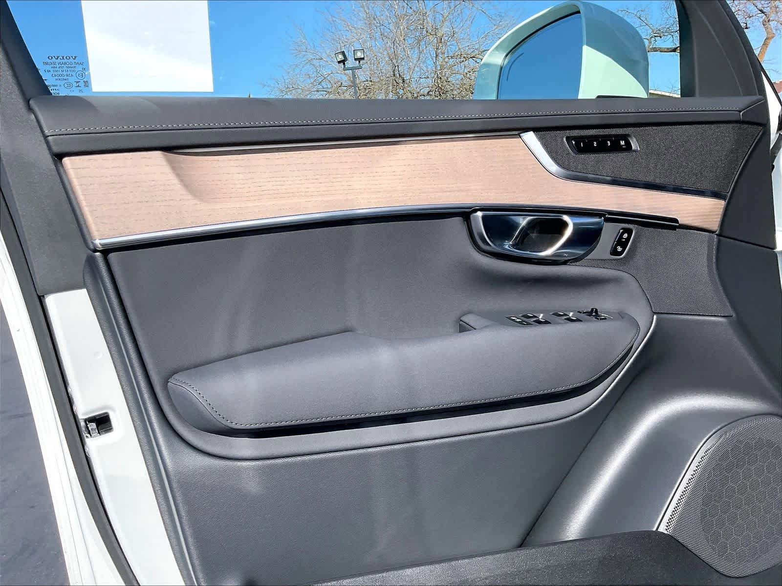 New 2026 Volvo XC90 T8 Plus w/ Protection Package image 24