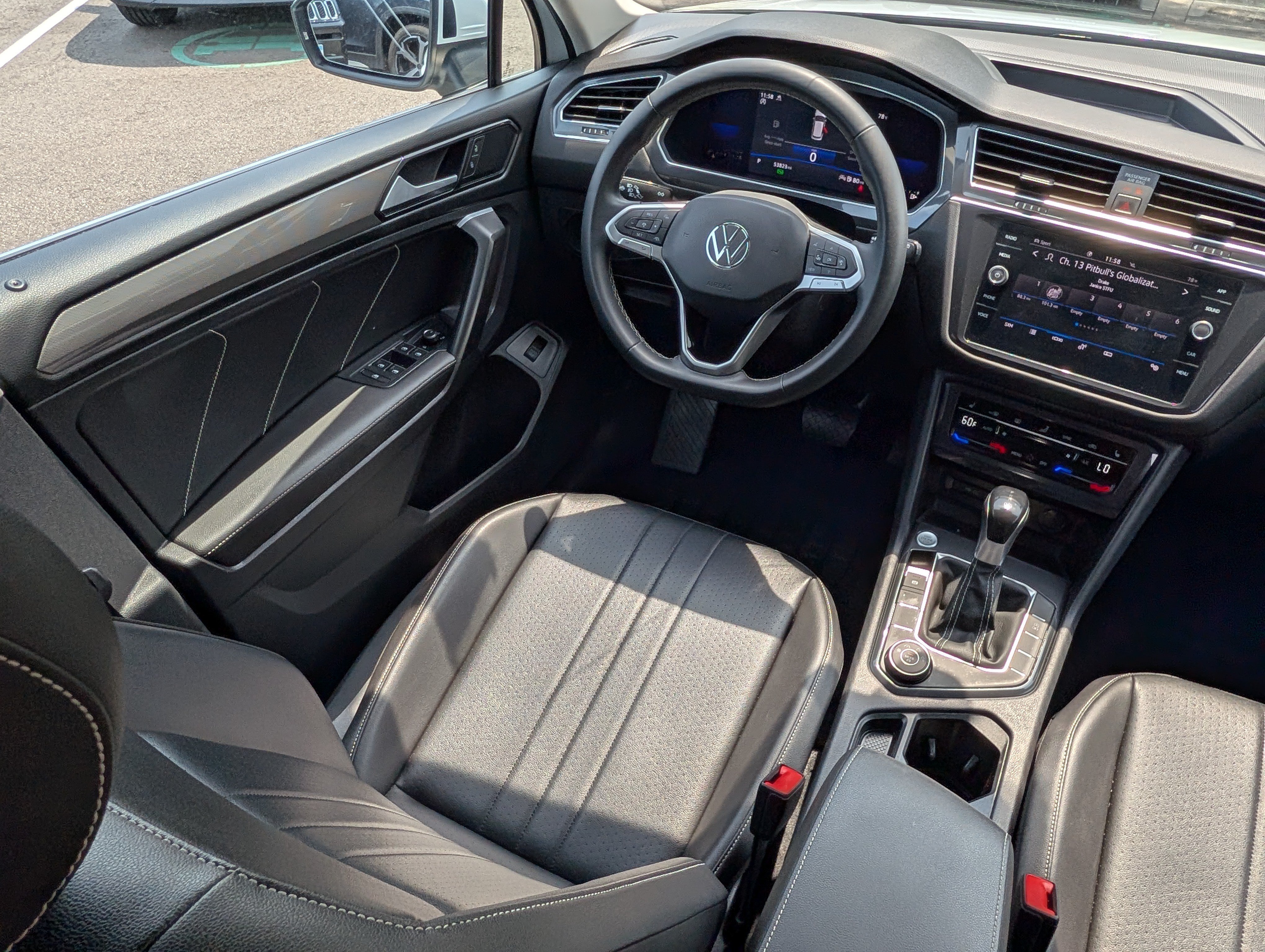 Used 2022 Volkswagen Tiguan SE AWD/4WD image 9