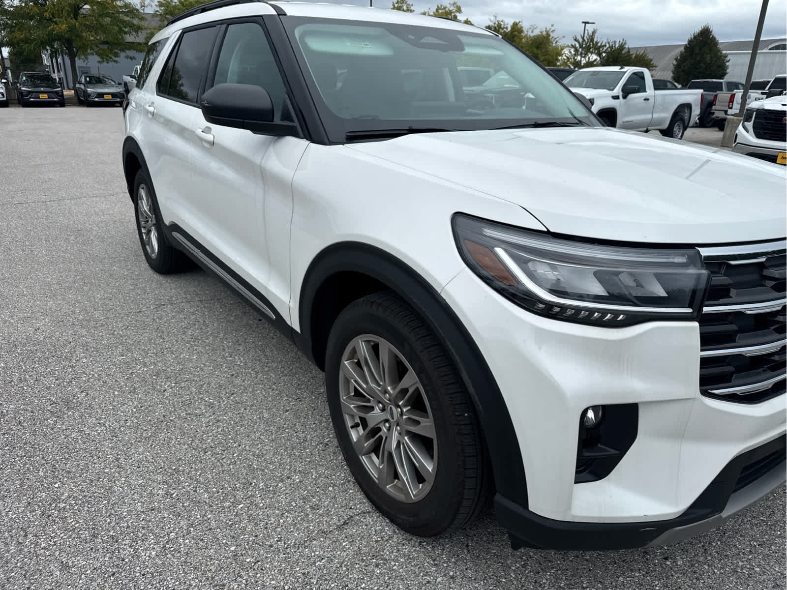 Used 2025 Ford Explorer Active w/ Active Comfort Package AWD/4WD image 7