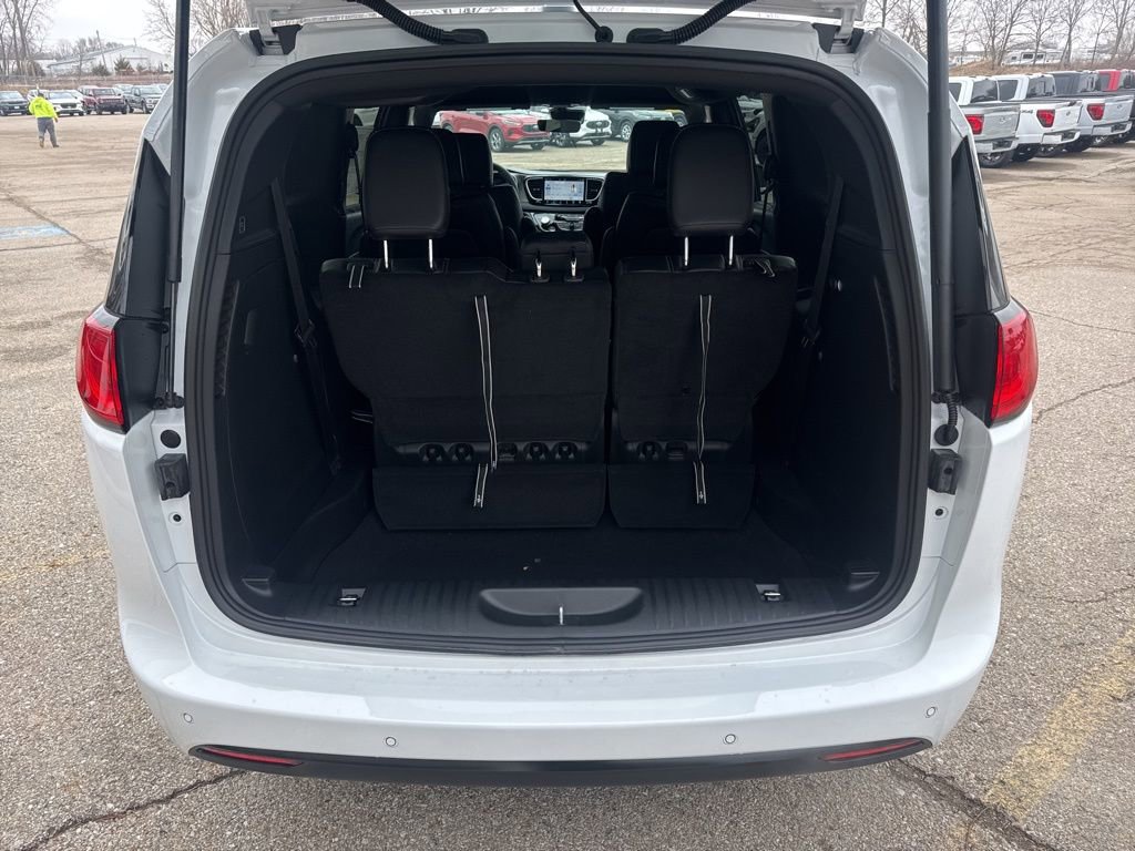 New 2026 Chrysler Voyager LX FWD image 22