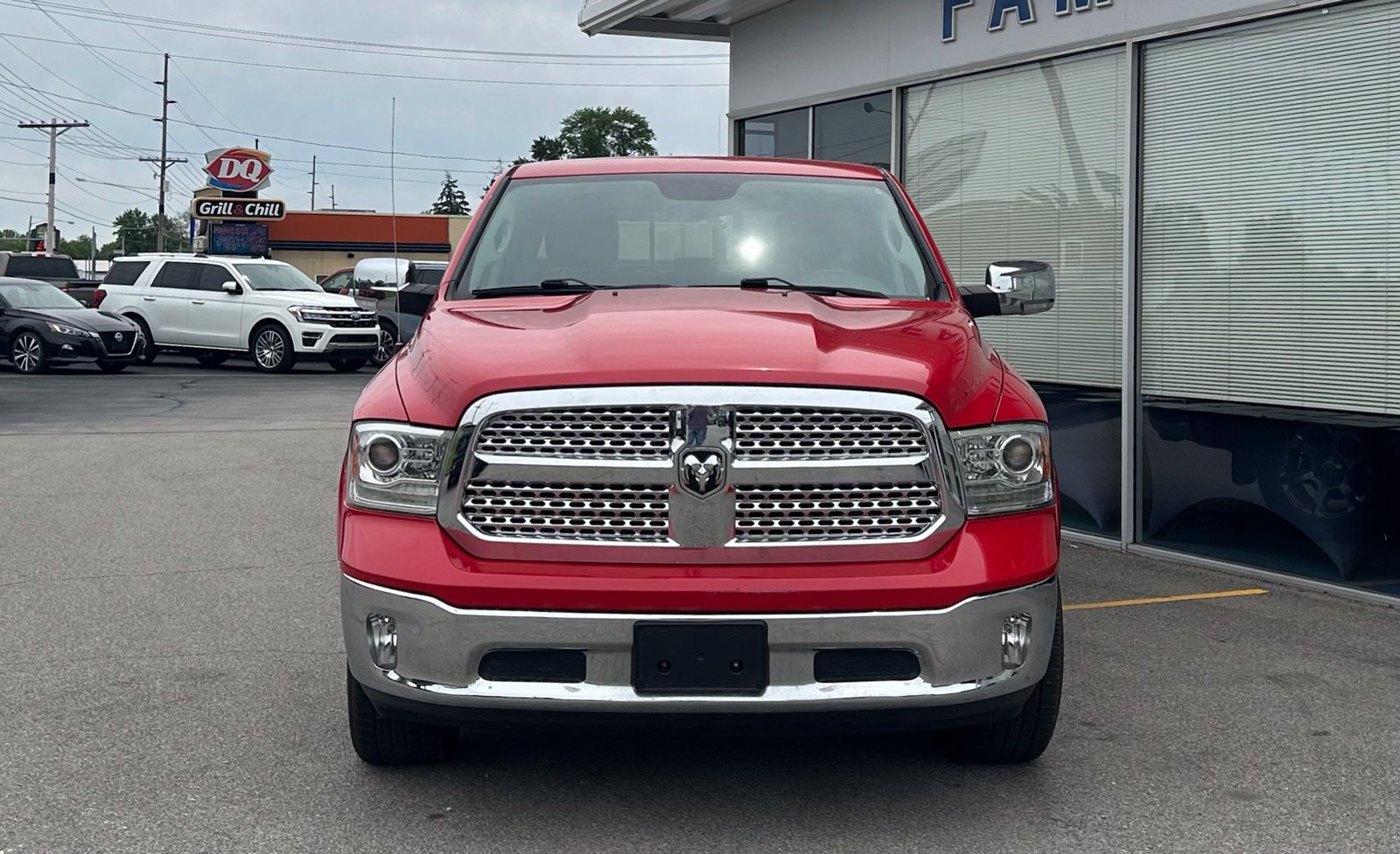 Used 2017 RAM 1500 Laramie AWD/4WD image 2