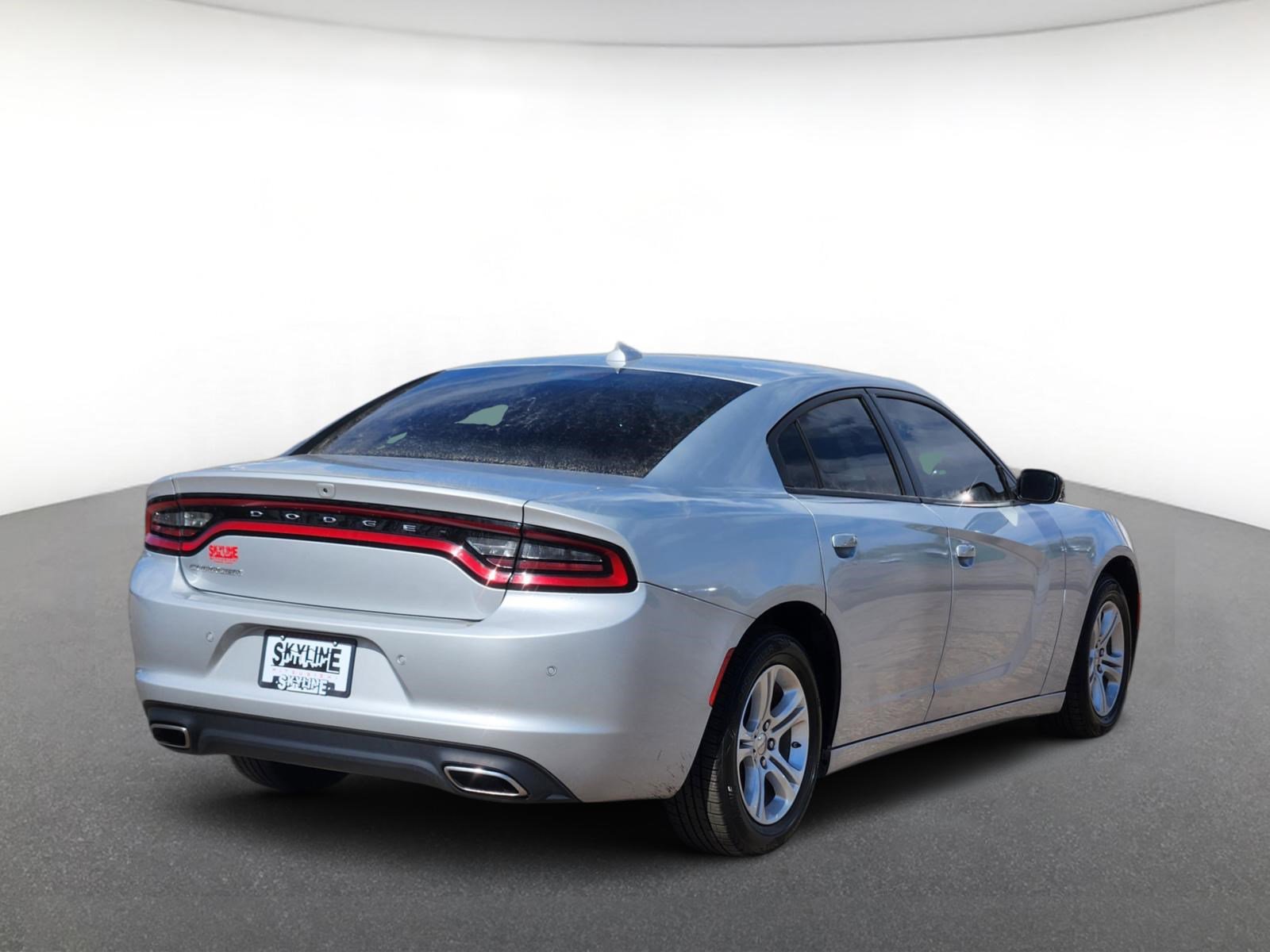 Used 2023 Dodge Charger SXT RWD image 3