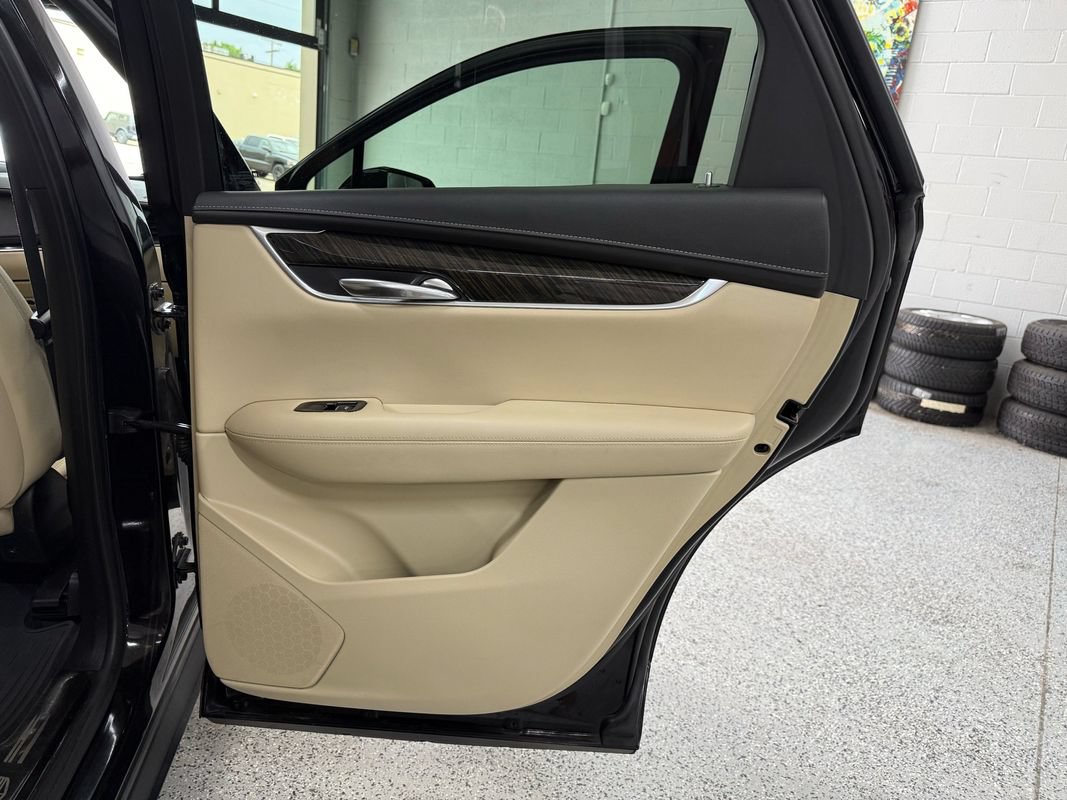 Used 2018 Cadillac XT5 AWD image 18