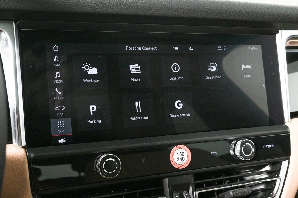 Certified 2026 Porsche Macan image 16