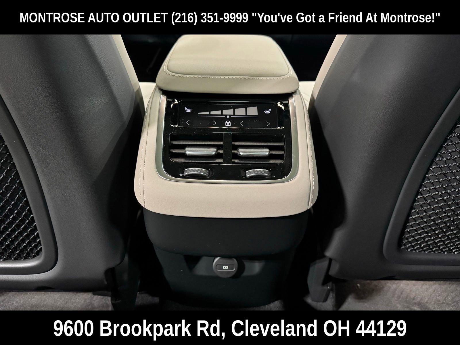 New 2026 Volvo XC90 B6 Plus w/ Protection Package Premier AWD/4WD image 33