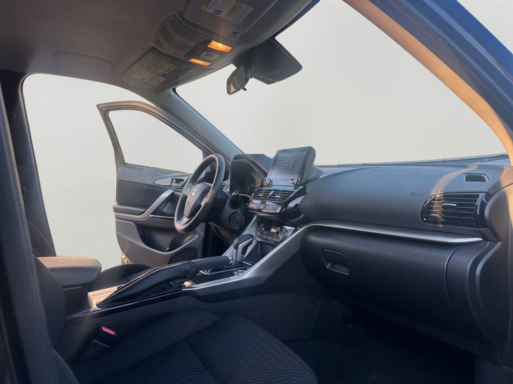 Used 2025 Mitsubishi Eclipse Cross LE image 11
