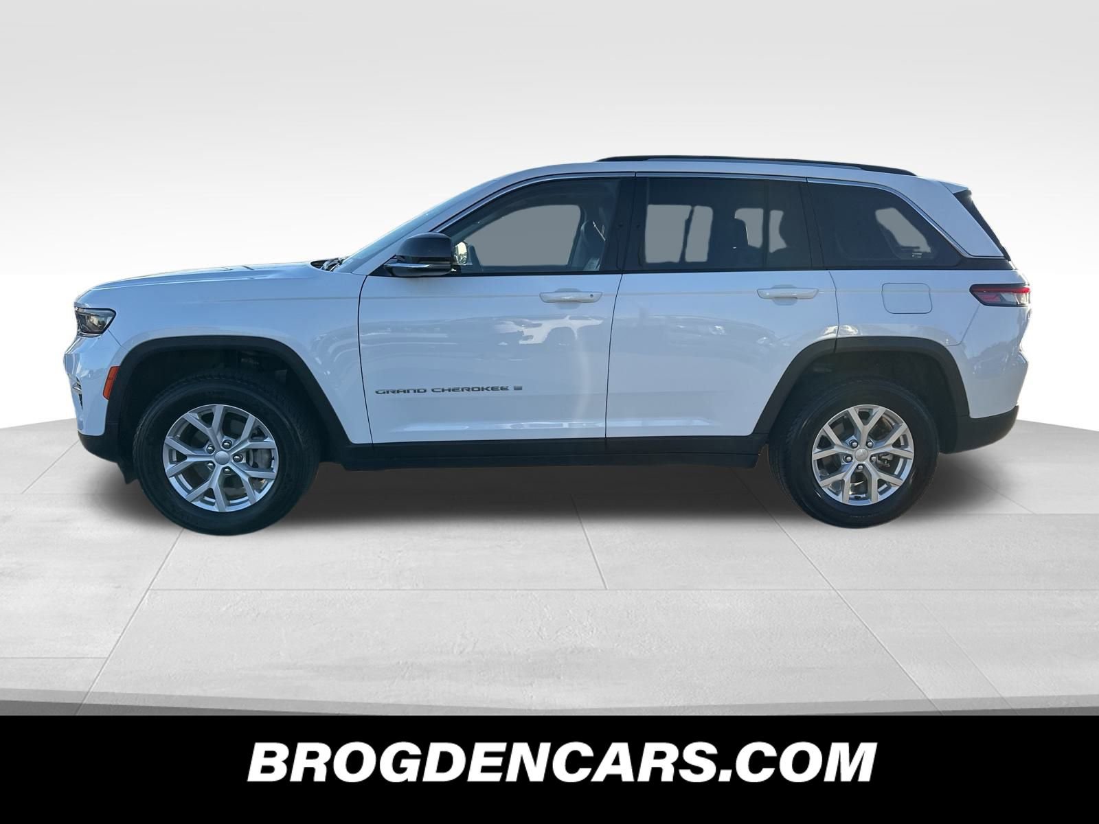 Used 2023 Jeep Grand Cherokee Limited image 6