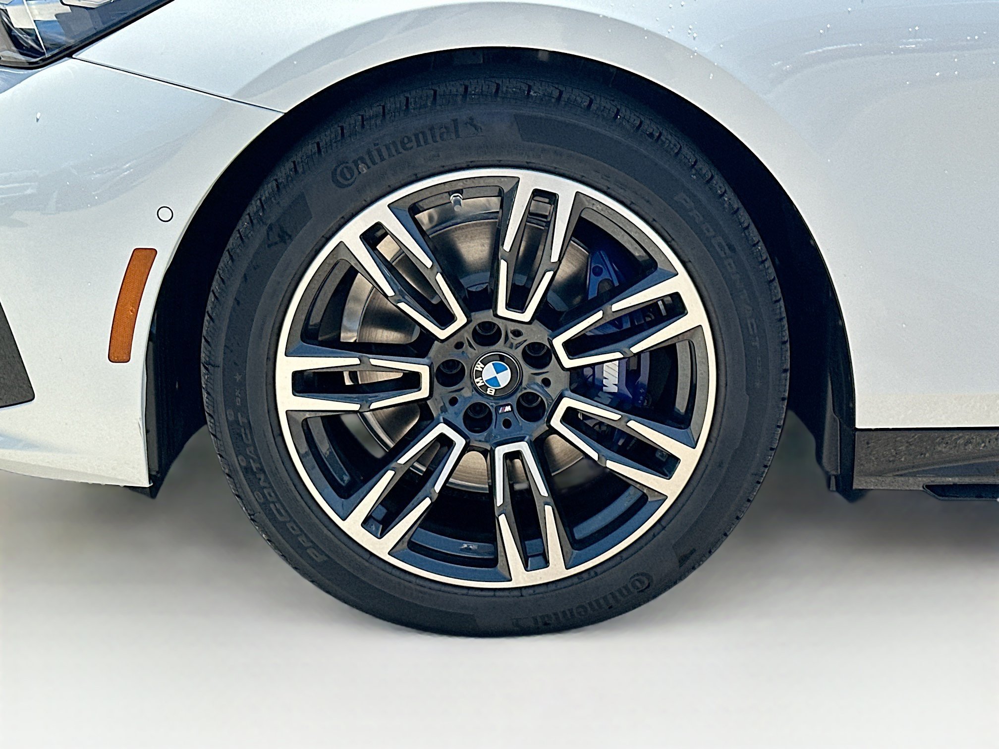 New 2027 BMW 530i xDrive w/ M Sport Package AWD/4WD image 24