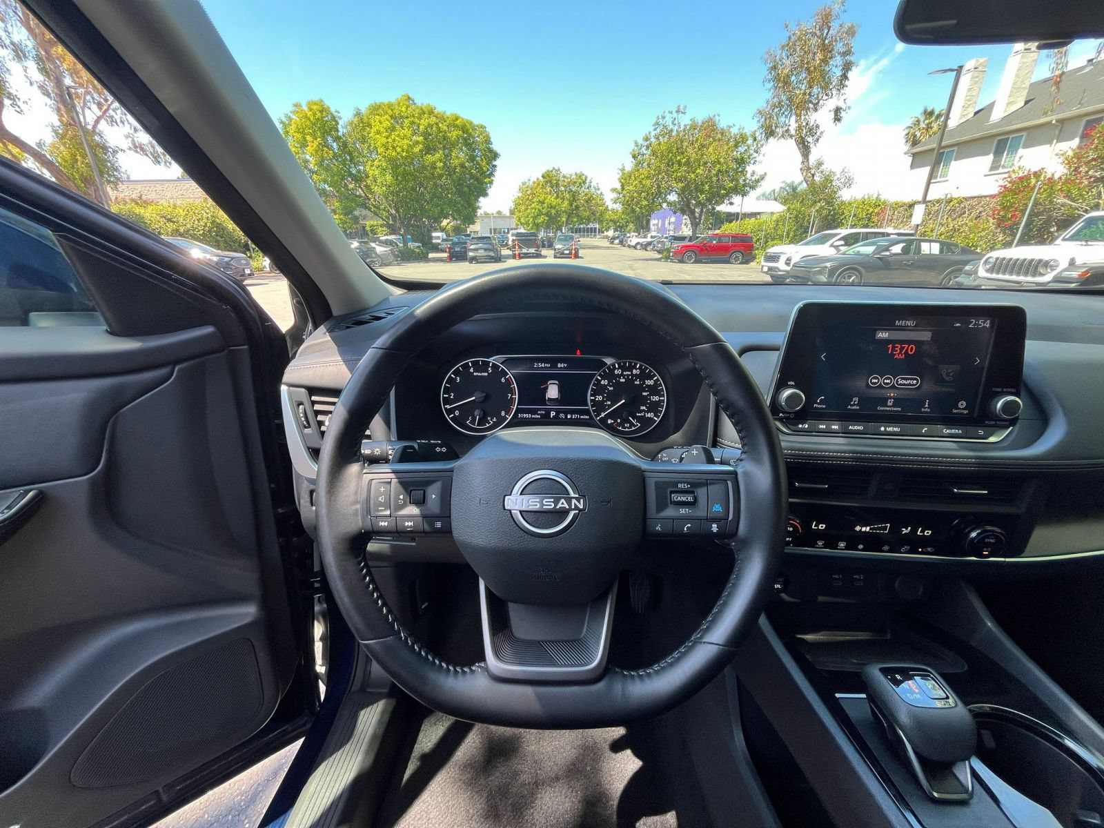 Used 2025 Nissan Rogue SV AWD/4WD image 36