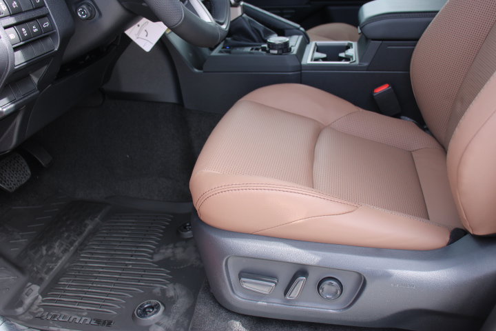 New 2026 Toyota 4Runner Limited AWD/4WD image 12