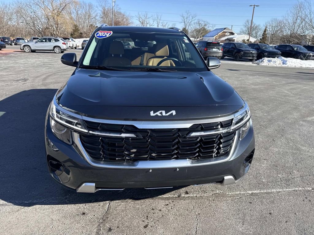 Used 2024 Kia Seltos EX image 10