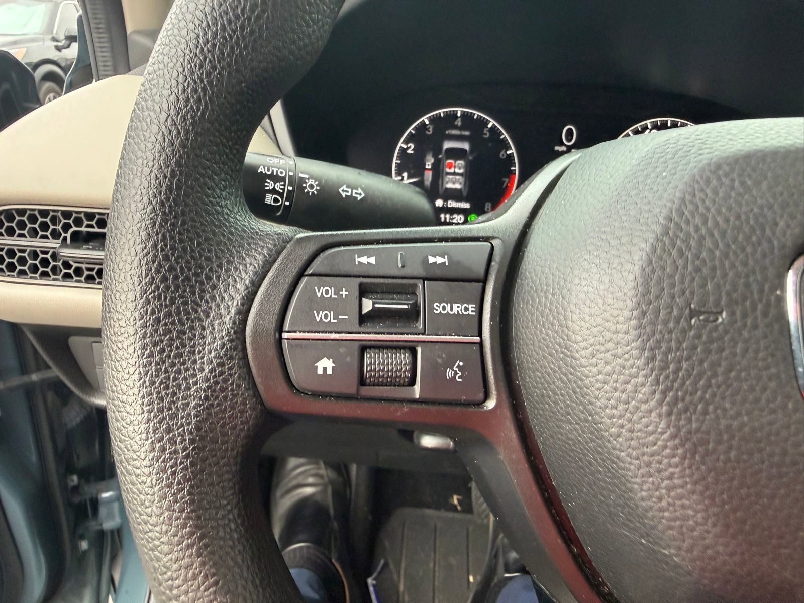 Used 2025 Honda HR-V LX image 17