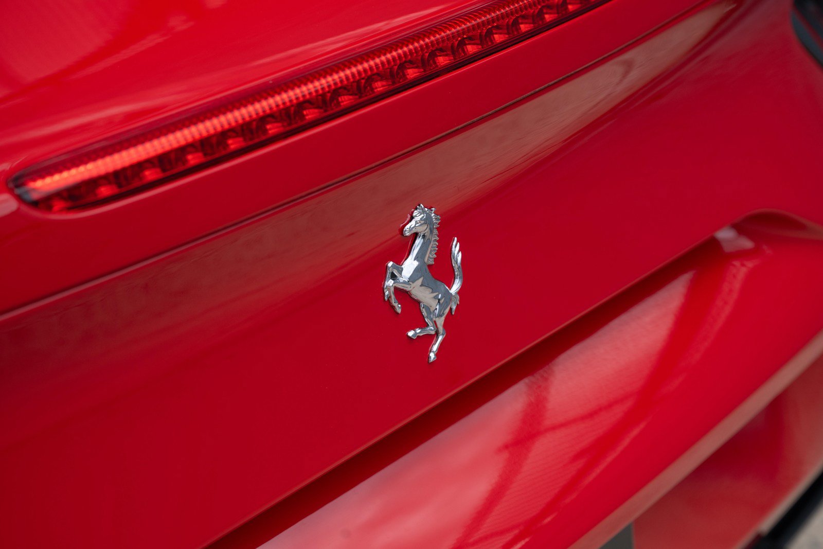 Used 2018 Ferrari 488 Spider RWD image 21