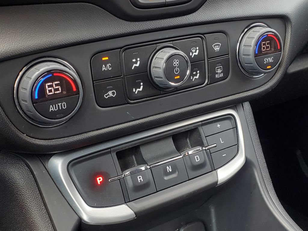 Used 2022 GMC Terrain SLE w/ Driver Convenience Package AWD/4WD image 18