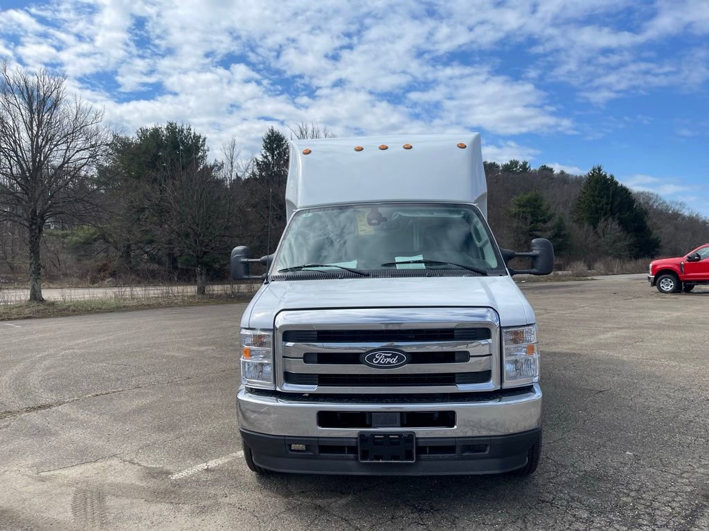 New 2027 Ford E-350 and Econoline 350 Super Duty w/ Power Equipment Group image 9