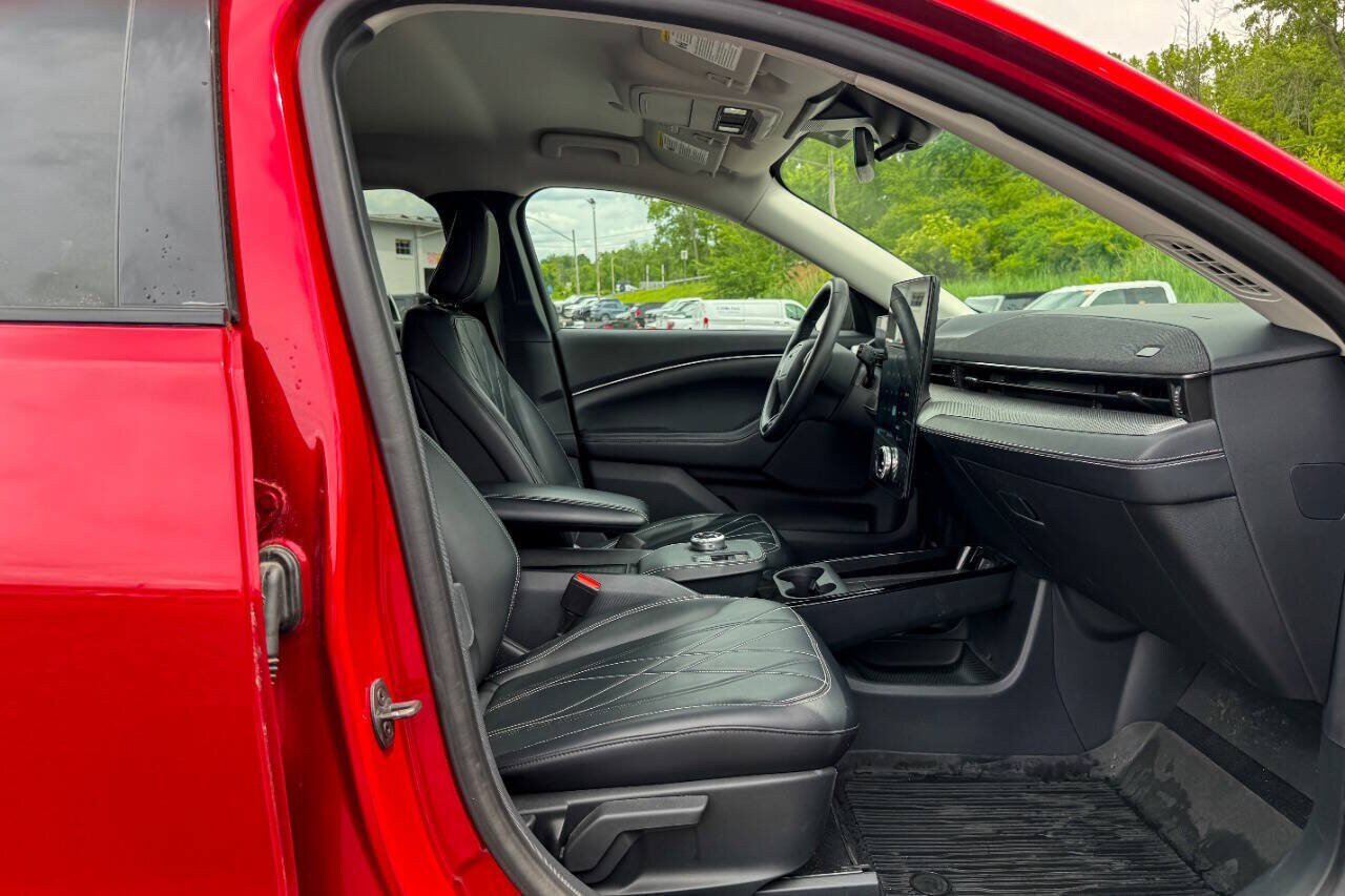 Used 2022 Ford Mustang Mach-E Select w/ Comfort/Technology Package AWD/4WD image 9
