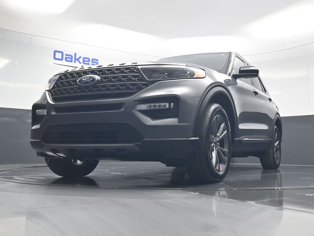 Used 2023 Ford Explorer XLT w/ Equipment Group 202A AWD/4WD image 43