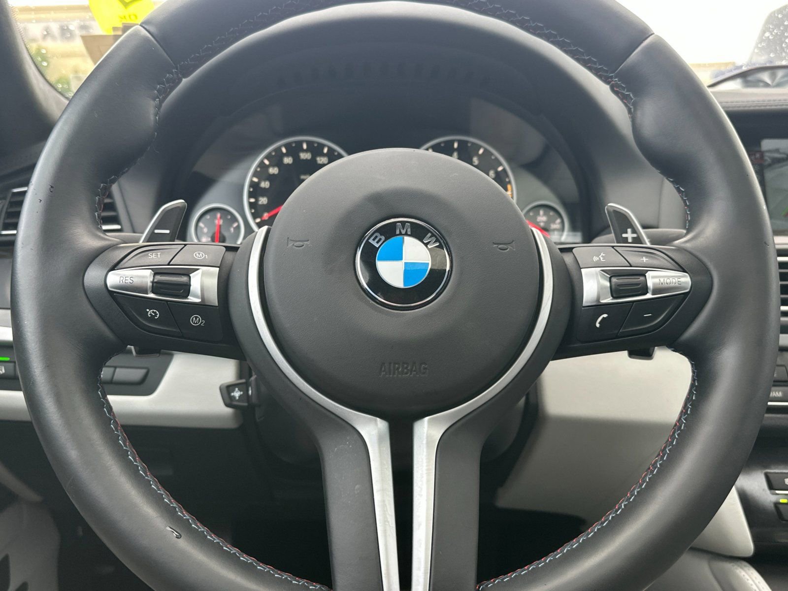 Used 2014 BMW M5 image 23
