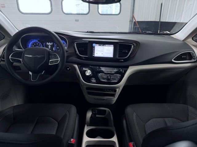 Used 2023 Chrysler Voyager LX FWD image 27