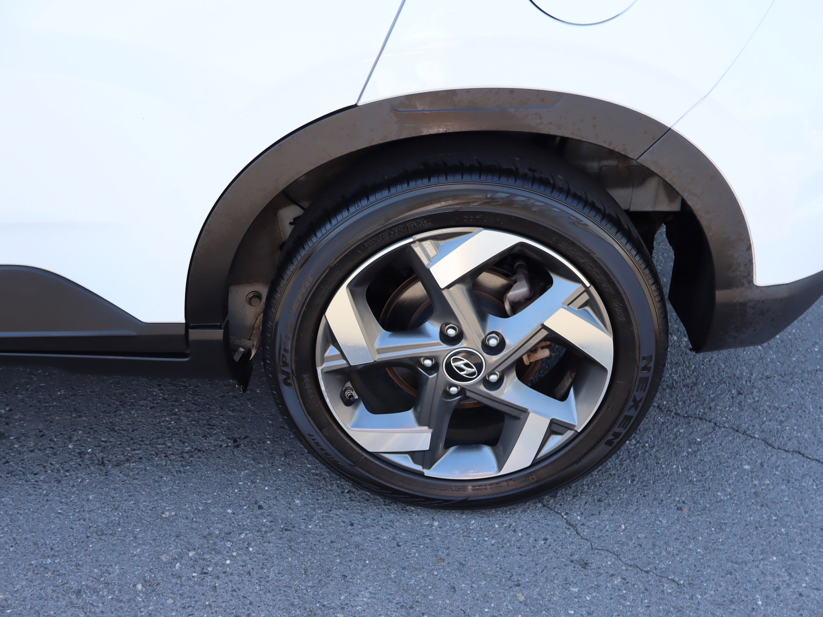 Used 2021 Hyundai Venue SEL FWD image 39