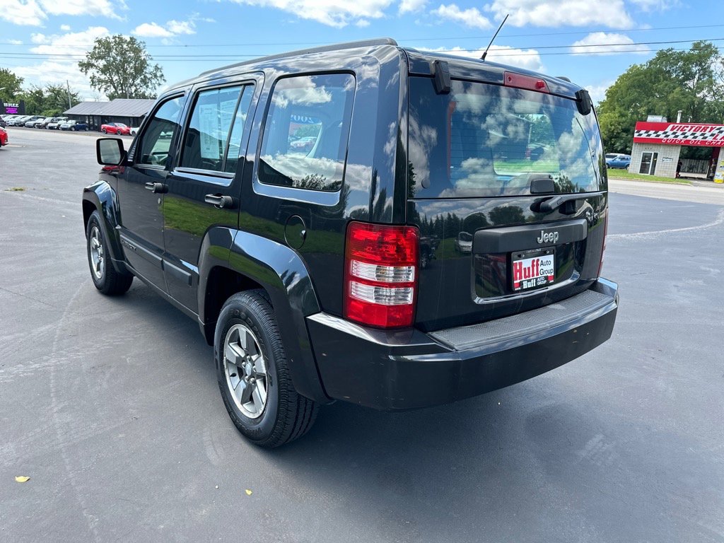 Used 2009 Jeep Liberty Sport image 8