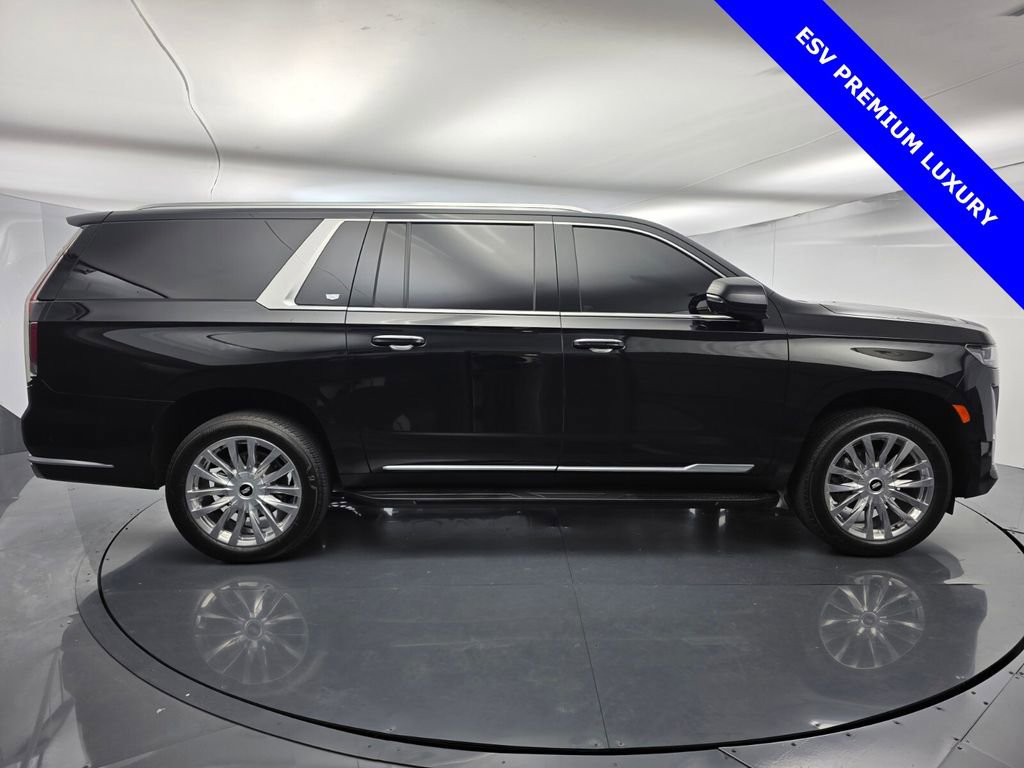 Used 2024 Cadillac Escalade ESV Premium Luxury image 3