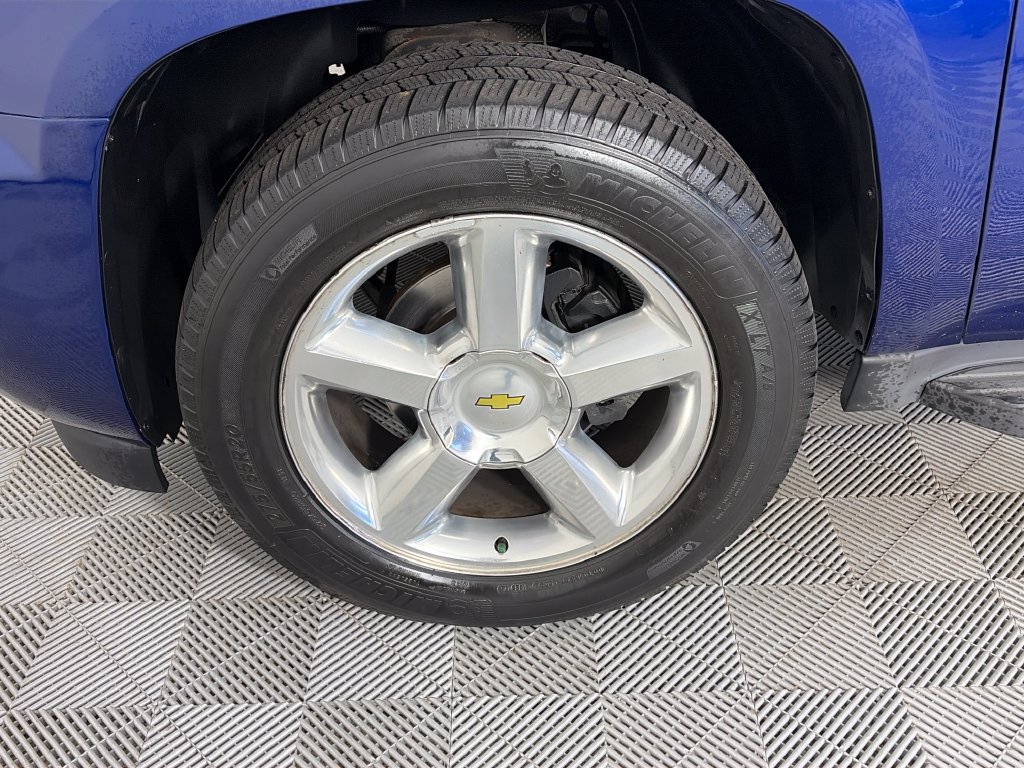 Used 2013 Chevrolet Avalanche LT w/ Texas Edition RWD image 8