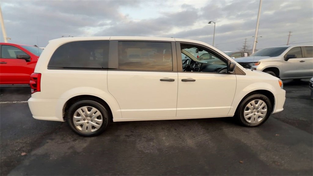 Used 2020 Dodge Grand Caravan SE w/ UConnect Hands-Free Group image 9